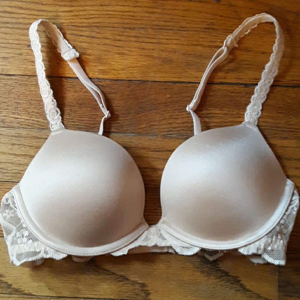 🥳PINK Victoria's Secret Push Up Bra